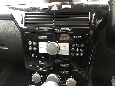Vauxhall Astra 2009 Factory Headunit
