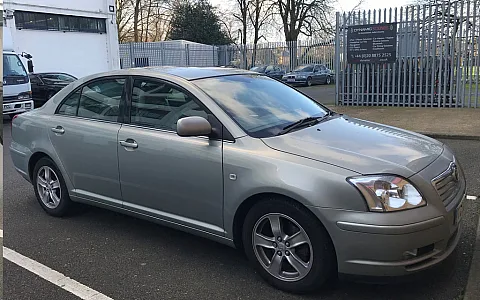 Toyota Avensis T25 2004
