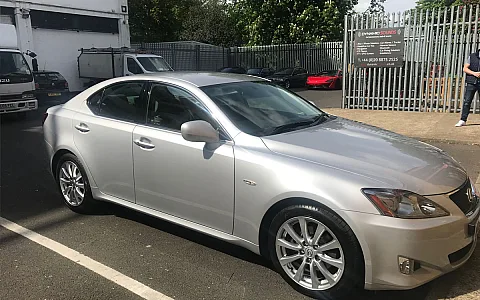 Lexus IS250-2006 Reg Pioneer AVIC-Z810DAB Upgrade