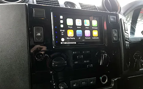 Landrover Defender 2012 Double Din Multimedia DAB Upgrade