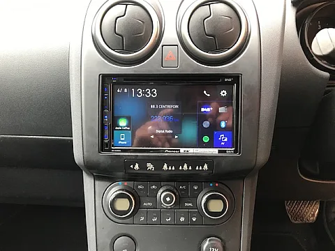 Nissan Qashqai Pioneer AVH-Z5200DAB Installed