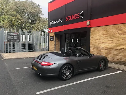 Porsche Cab 997 2009 Sony XAV-AX5550D Installed