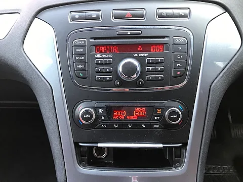 Ford Mondeo 2012 Pioneer SPH-250DAB Installed