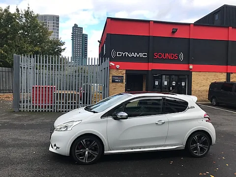 Peugeot 208 2014