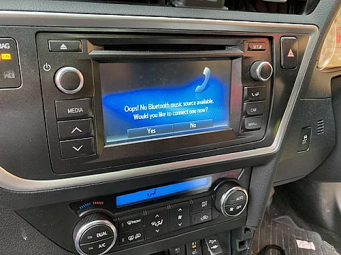 Toyota Auris 2015 factory radio