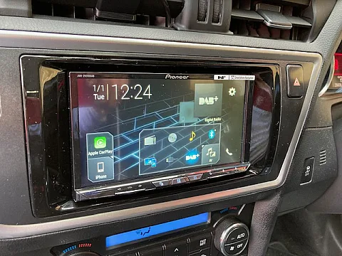 Toyota Auris 2015 model fitted with Pioneer AVH-Z9200DAB