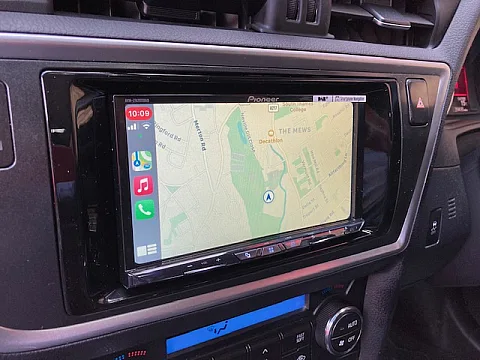 Toyota Auris 2015 model fitted with Pioneer AVH-Z9200DAB