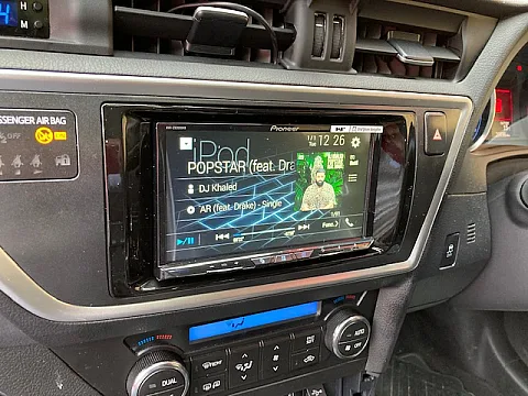 Toyota Auris 2015 model fitted with Pioneer AVH-Z9200DAB