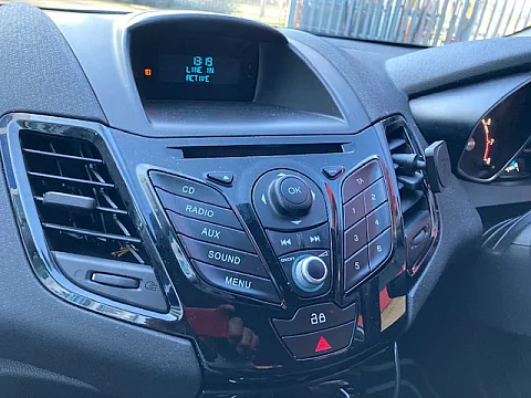 Ford Fiesta 63 Reg Factory Radio