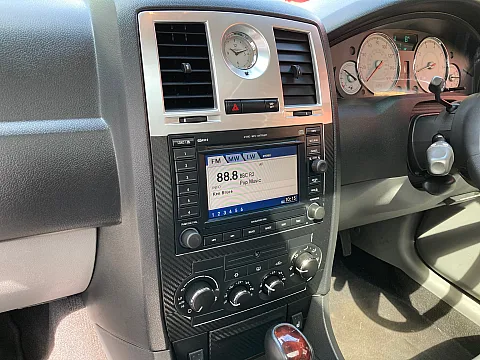 Chrysler 300C Aspen 2005 factory radio
