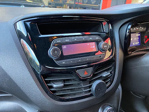 Vauxhall Viva 2015 Factory Radio
