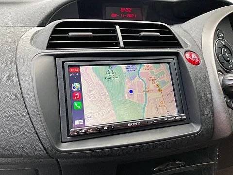 Honda Civic 2007 fitted with Sony XAV-AX3005DAB