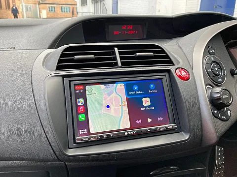 Honda Civic 2007 fitted with Sony XAV-AX3005DAB