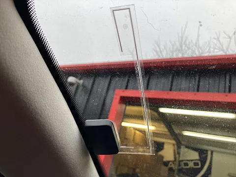 Nissan Qashqai 2008 fitted with DAB Aerial