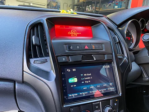 Vauxhall Astra 2012 fitted with Kenwood DMX125DAB, Reversing Cam