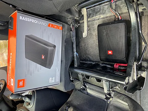 Renault Trafic 2016 JBL Nano plus JBL Stage 1 621 door speakers Install