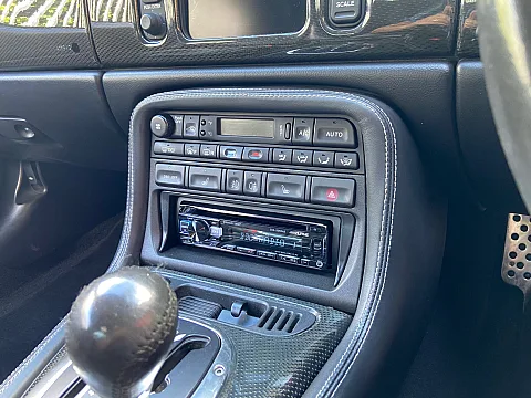 Jaguar XK8 2005 fitted Alpine CDE-205DAB using FK-394/4