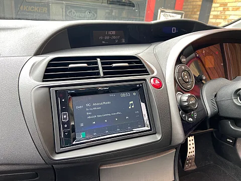Honda Civic 2009 fitted Pioneer DMH-A240DAB / CTKHD01