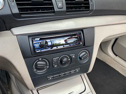 BMW 1 Series 2008 fitted Alpine CDE-205DB stereo