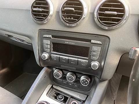 Audi TT 2010 factory radio