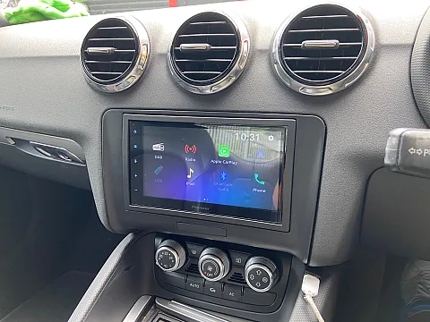 Audi TT 2010 fitted with Pioneer SPH-DA160DAB CarPlay stereo