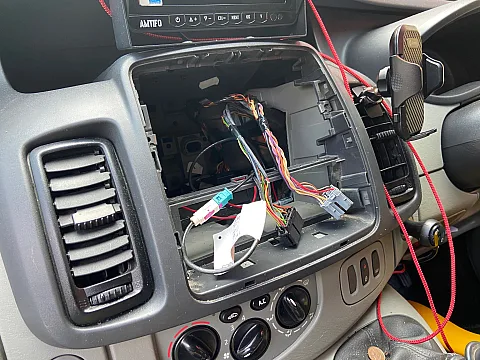 Renault Trafic 2010 fitted with Kenwood DNX7170DABS Multimedia