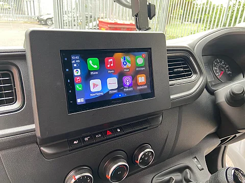 Renault Master 2022 fitted with Pioneer SPH-DA360DAB, Camera