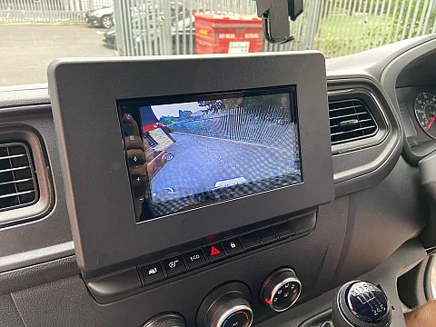 Renault Master 2022 fitted with Pioneer SPH-DA360DAB, Camera