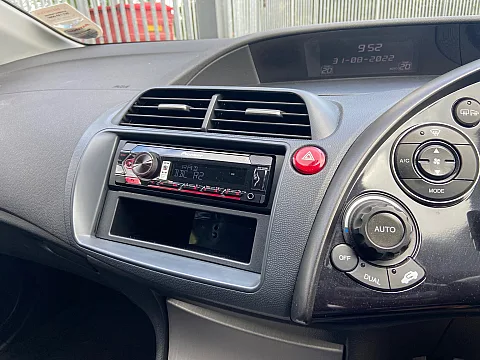 Honda Civic 2008 fitted with Pioneer MVH-S320BT Multimedia Stereo