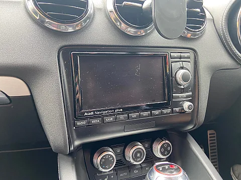 Audi TT 2012 factory radio