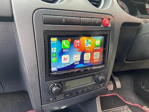 Seat Ibiza fitted with Kenwood DMX8020DABS, Reverse camera