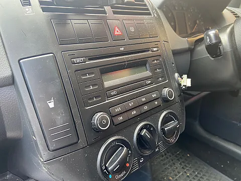 VW Polo 2008 factory radio