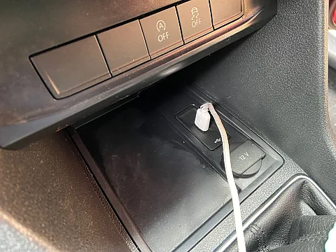 VW Caddy 2019 fitted Pioneer SPH-DA230DAB retaining DAB Antenna, USB