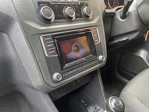 VW Caddy 2019 factory radio