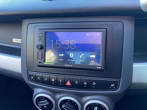Smart For Four 2006 with Sony XAV-AX1005DB Multimedia DAB Upgrade