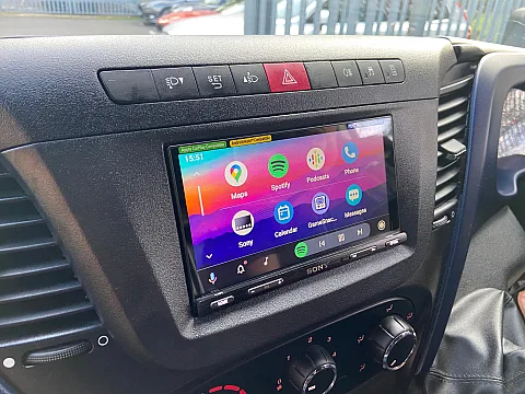 Iveco Daily 2018 with Sony XAV-AX5650 and Rear camera