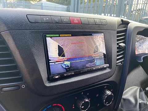 Iveco Daily 2018 with Sony XAV-AX5650 and Rear camera