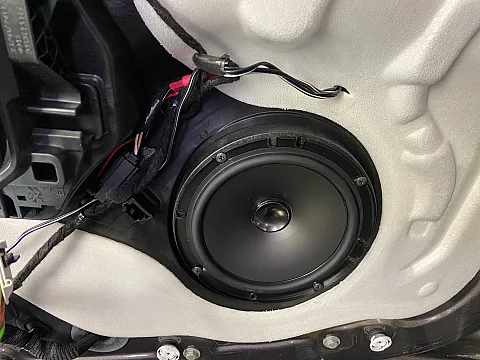 Peugeot Partner 2019 upgraded with Pioneer TS-A1600C and JBL BASSPRO SL2