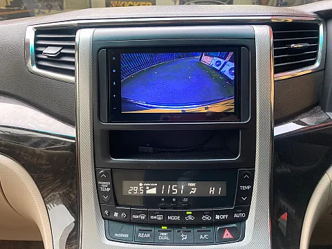 Toyota Alphard 2012 fitted with SPH-DA360DAB CarPlay / Android Auto stereo