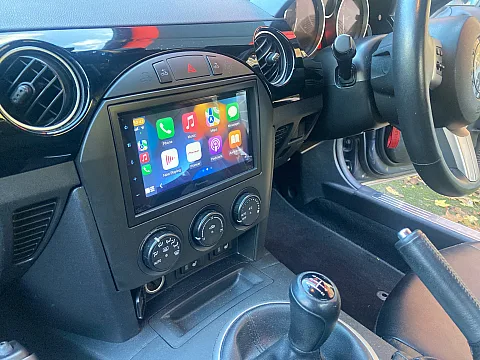 Mazda MX5 2007 fitted with Pioneer SPH-DA160DAB CarPlay stereo