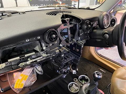 Mini R56 2008 model Upgraded with Sony XAV-AX1000 Stereo
