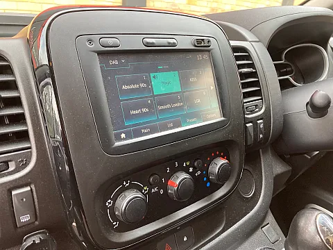 Vauxhall Vivaro 2018 fitted Pioneer SPH-DA160DAB Apple CarPlay / Android Auto stereo