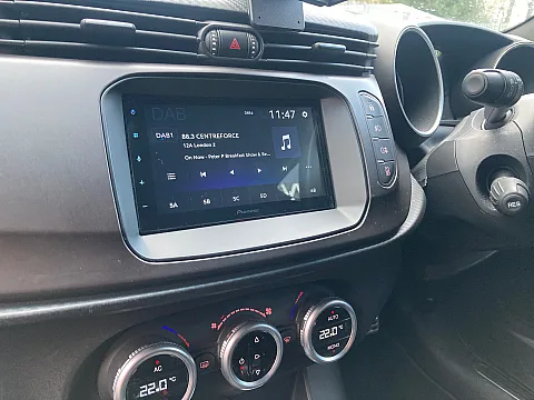Alfa Romeo Giulietta 2018 upgraded with Pioneer SPH-DA360DAB CarPlay stereo