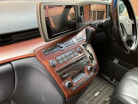 Nissan Elgrand 2007 factory radio