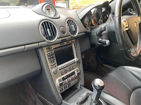 Porsche Cayman S 2006 factory radio