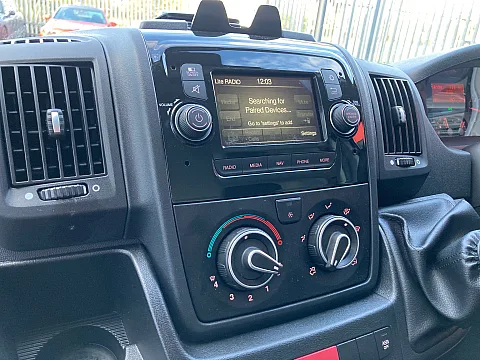 Citroen Relay 2022 factory radio
