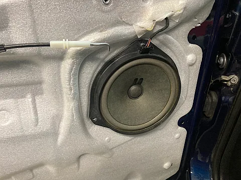 Fiat Panda 2014 upgraded with JBL Stage 1 621 speakers
