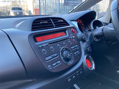 Honda Jazz 2013 factory radio