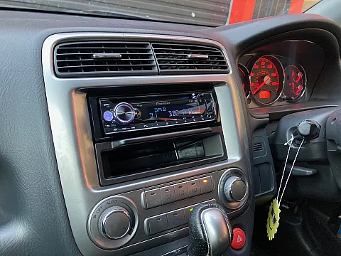 Honda Stream upgraded with Pioneer DEH-S720DAB stereo