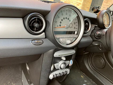 Mini R56 2013 factory radio